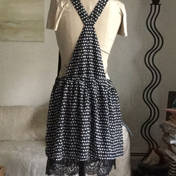 Cute coverall dress - Picture 2 of 4